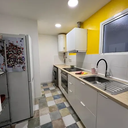 Alojamiento Con Encanto En Planta Superior Ideal Para Trabajo Y Escapadas Familiares En Montserrat Esparraguera Exterior photo
