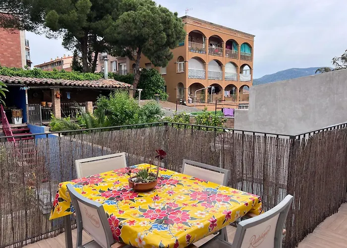 Alojamiento Con Encanto En Planta Superior Ideal Para Trabajo Y Escapadas Familiares En Montserrat