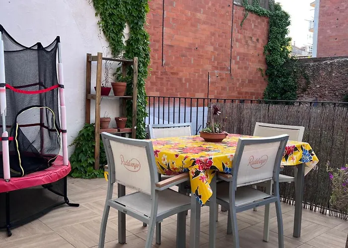 Alojamiento Con Encanto En Planta Superior Ideal Para Trabajo Y Escapadas Familiares En Montserrat