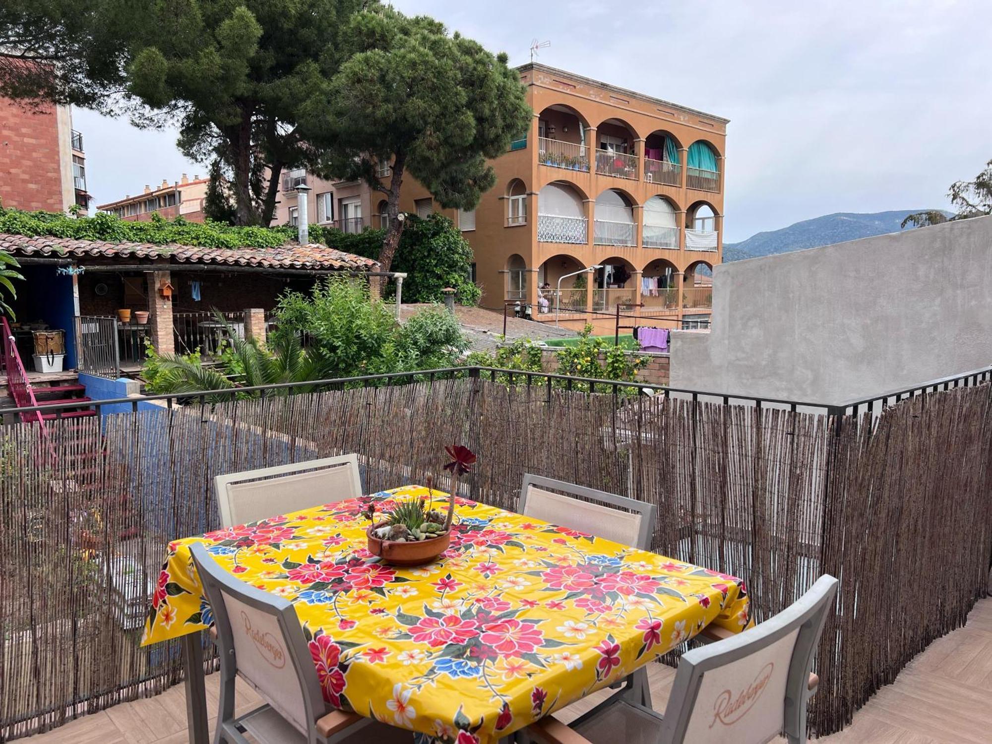 Appartement Alojamiento Con Encanto En Planta Superior Ideal Para Trabajo Y Escapadas Familiares En Montserrat