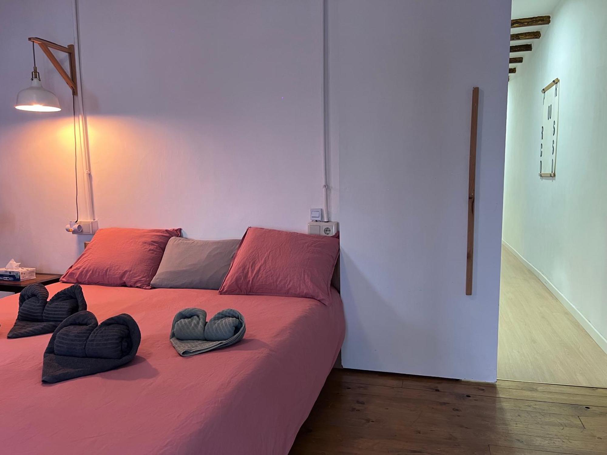 Con Encanto En Planta Superior Ideal Trabajo Y Escapadas Familiares En Montserrat *